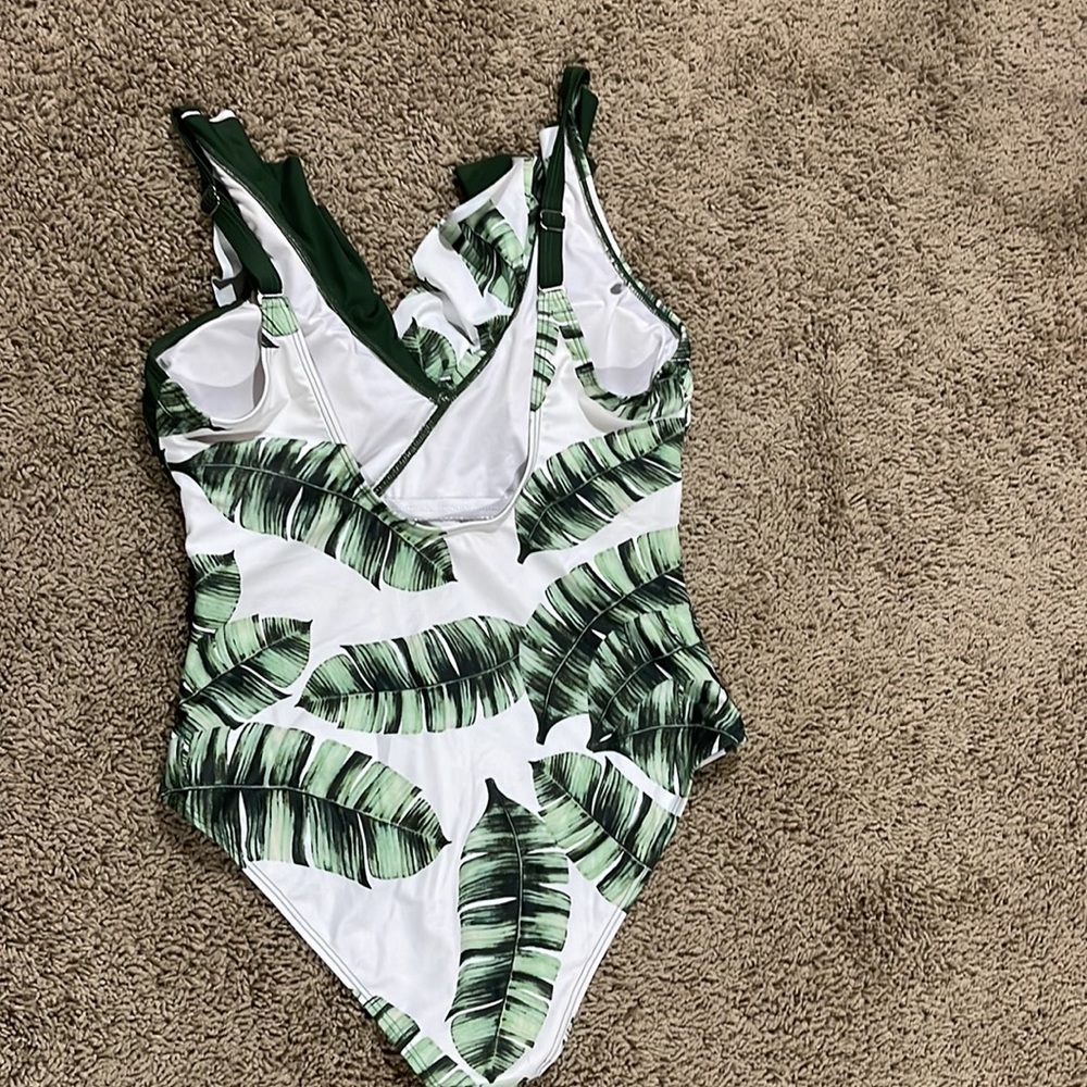 Swimsuit 🩱 - Picture 7 of 13
